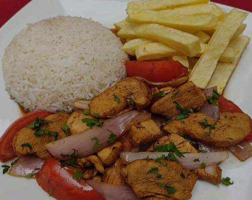 LOMO SALTADO DE POLLO